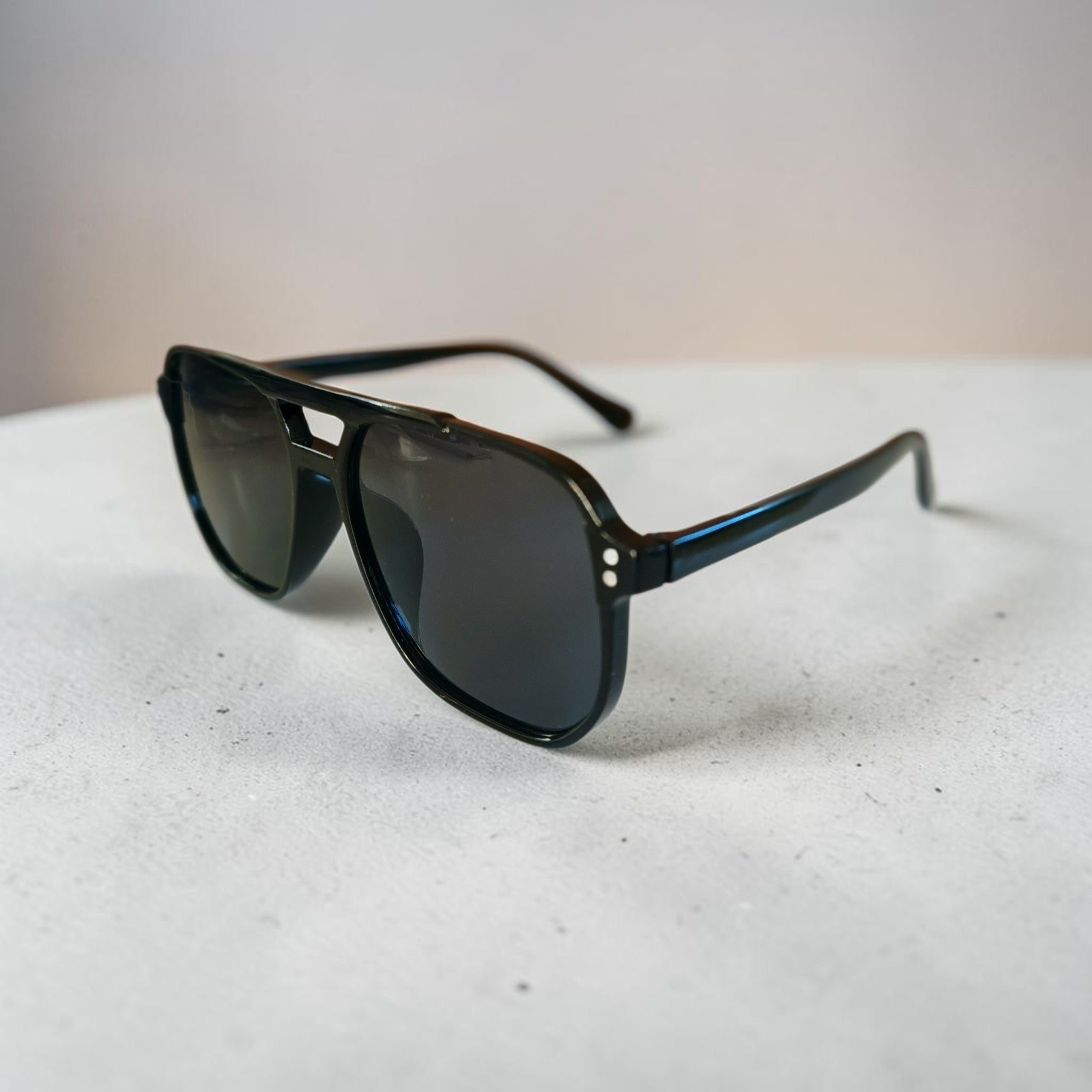 Retro black